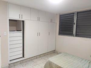 Alquilo amplia Habitación para persona sola